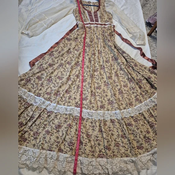 Vintage Gunne Sax Peasant Dress - Picture 13 of 16